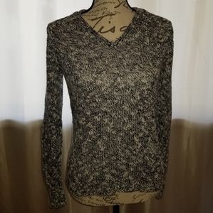 Chaps light sweater in Excellent Condition.